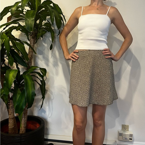 Cute subtle floral skirt by fair weather petites - Picture 2 of 3